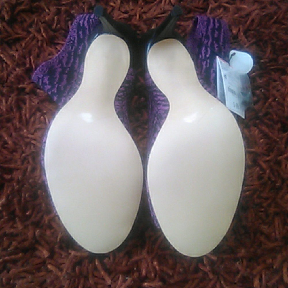 Textile Heels - Picture 3 of 3
